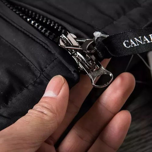 即刻開拍 兩色齊發 高密防水大鵝羽絨馬甲，功能性與工藝的完美結合