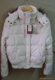 高郵市佳佳制衣廠 匠心打造，溫暖隨行——女式羽絨服產(chǎn)品系列與羽絨制品加工全覽